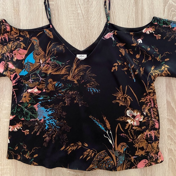 Beautiful 100% silk off the shoulder top from Wilfred - Picture 2 of 9